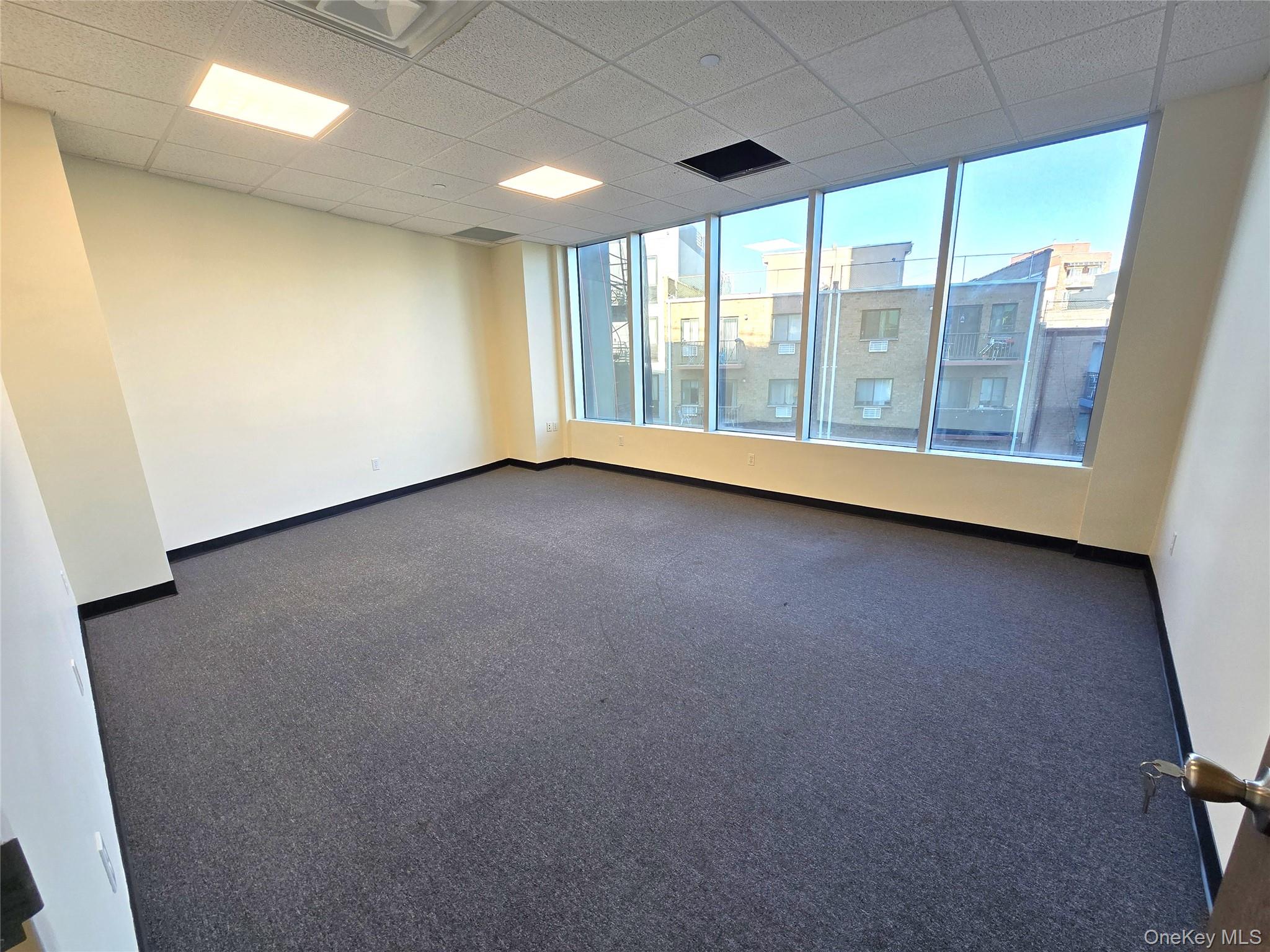 #1 photo, 3119 Newtown Avenue, クイーンズ区 Astoria , NY 11102