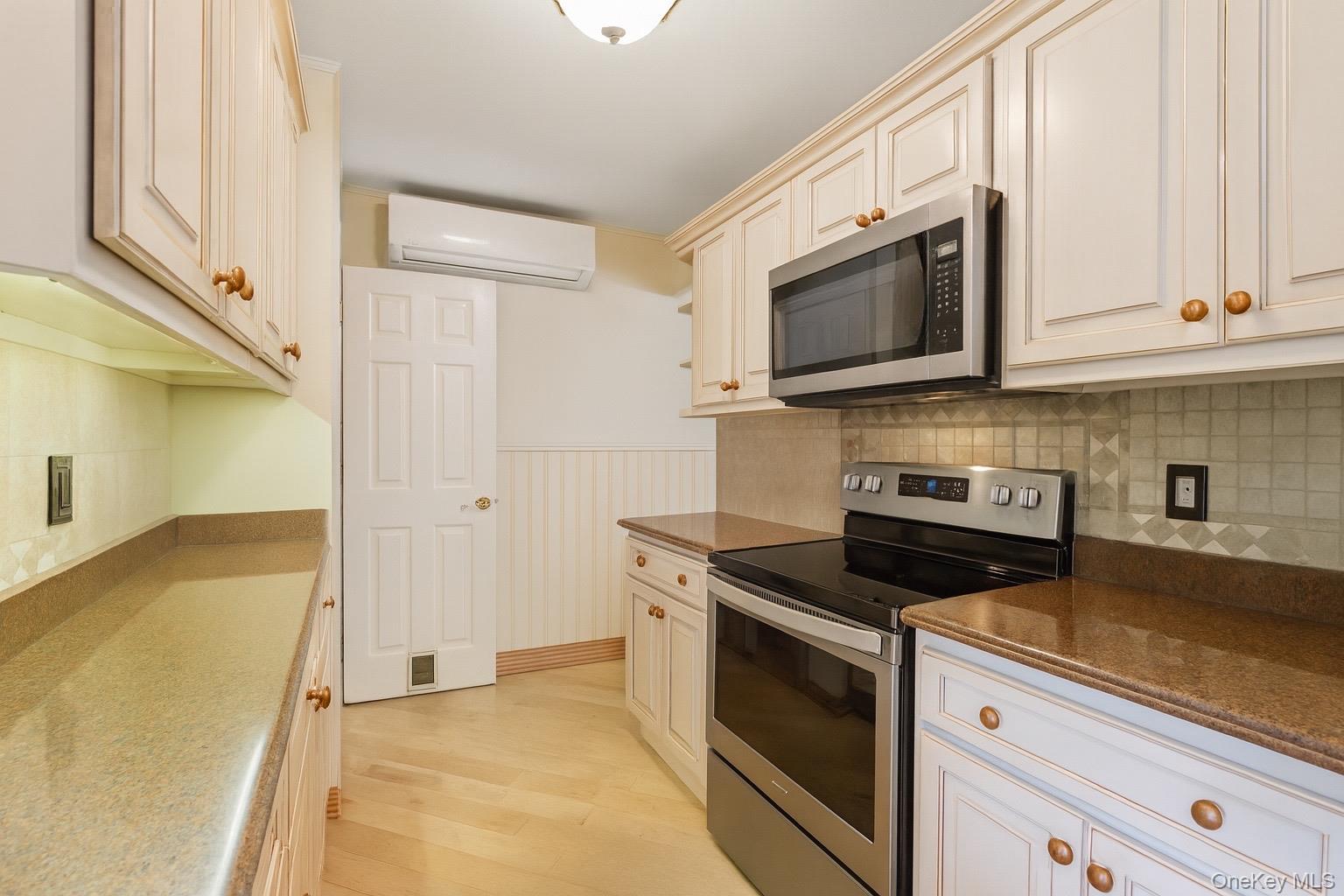 #7 photo, 347 Wading River Road, Manorville , NY 11949