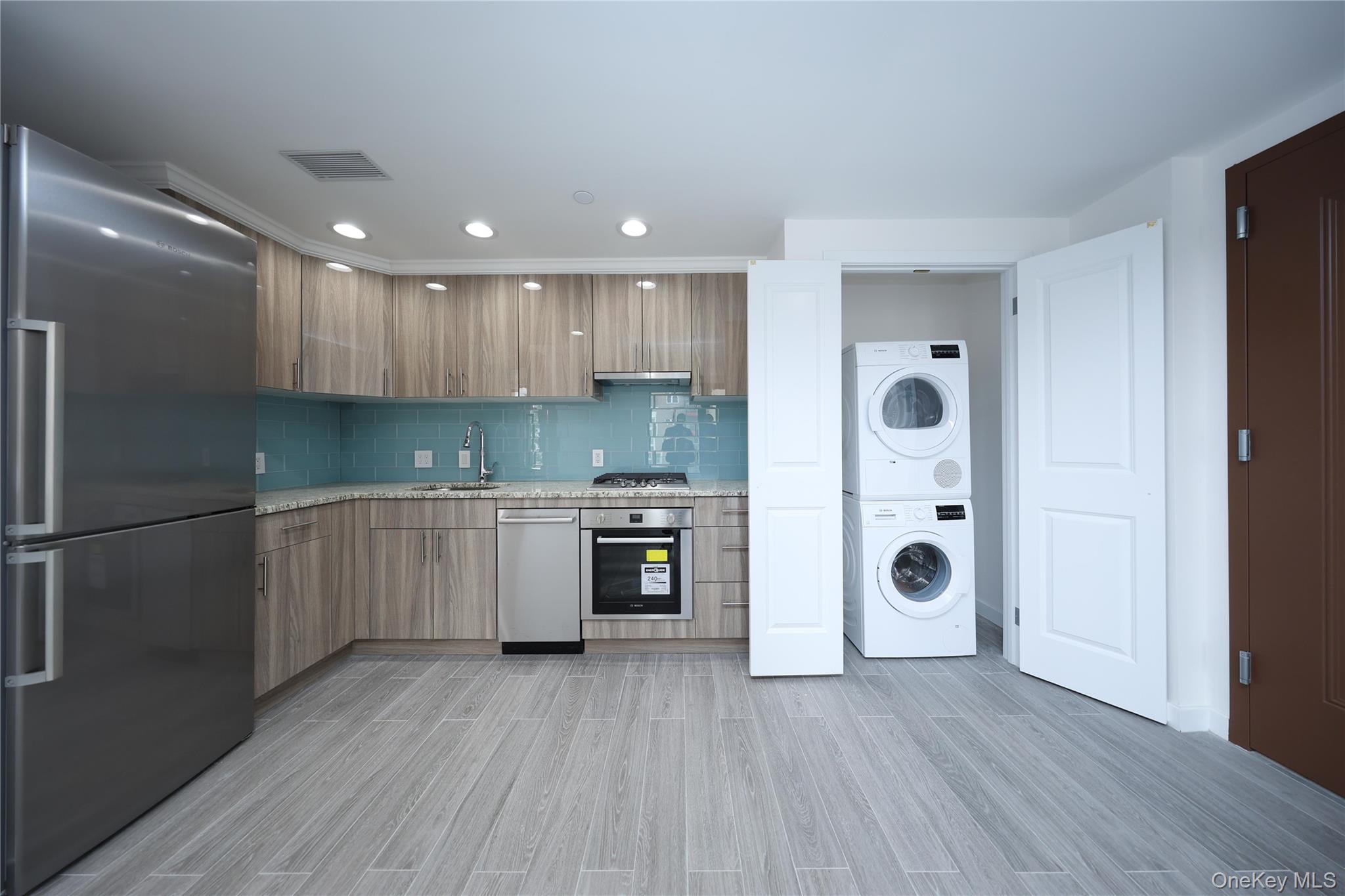 #7 photo, 13227 41st Road, クイーンズ区 Flushing , NY 11355