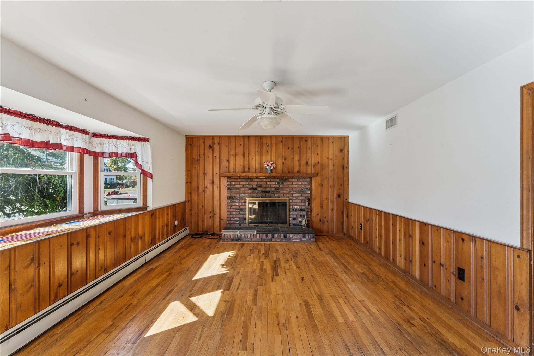 #12 photo, 15 Cedar Street, サフォーク郡 Center Moriches , NY 11934