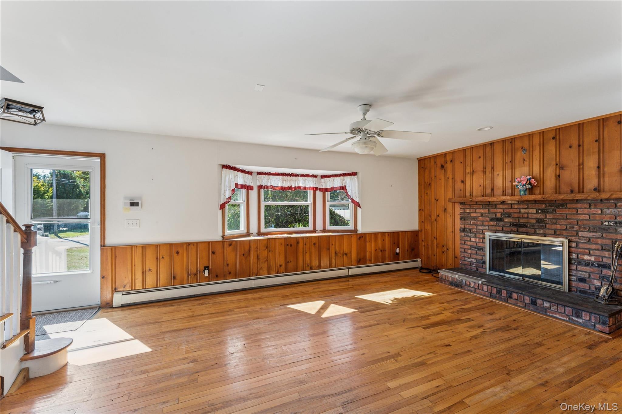 #13 photo, 15 Cedar Street, サフォーク郡 Center Moriches , NY 11934