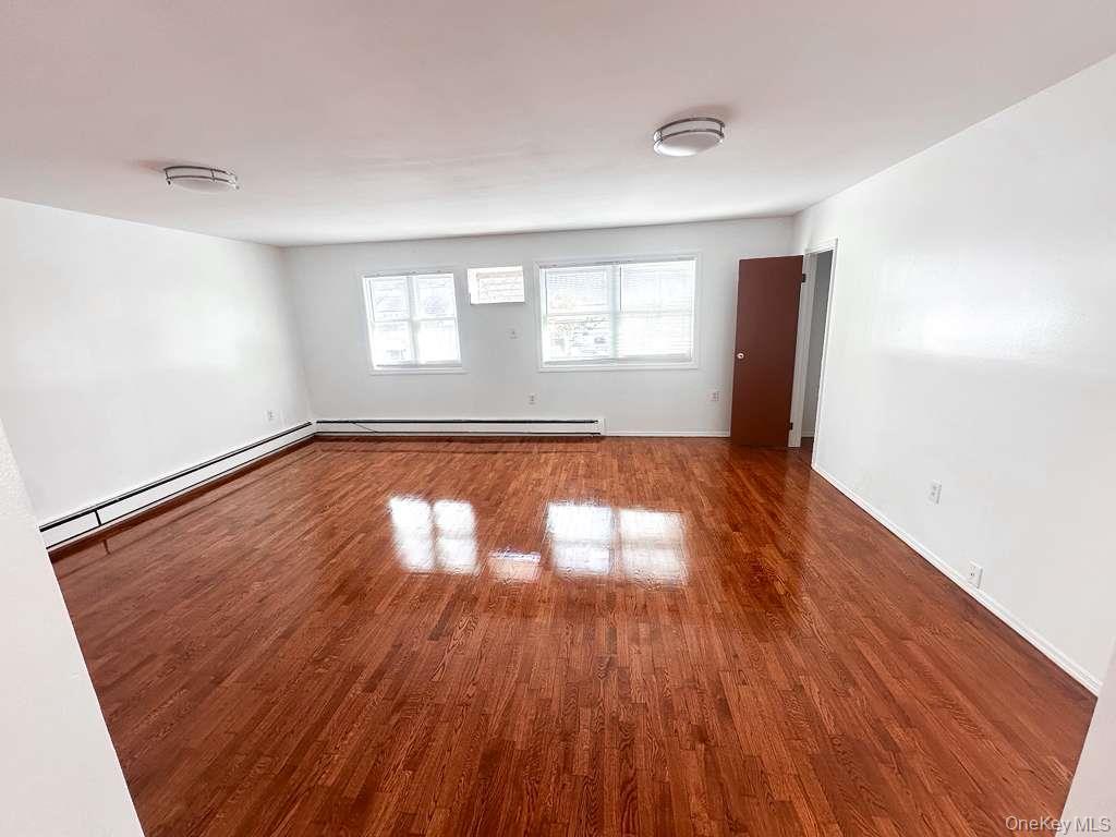 #2 photo, 19703 120th Avenue, クイーンズ区 Saint Albans , NY 11412