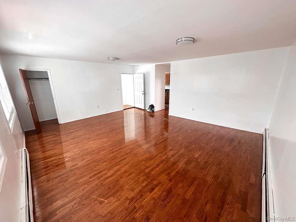 #3 photo, 19703 120th Avenue, クイーンズ区 Saint Albans , NY 11412