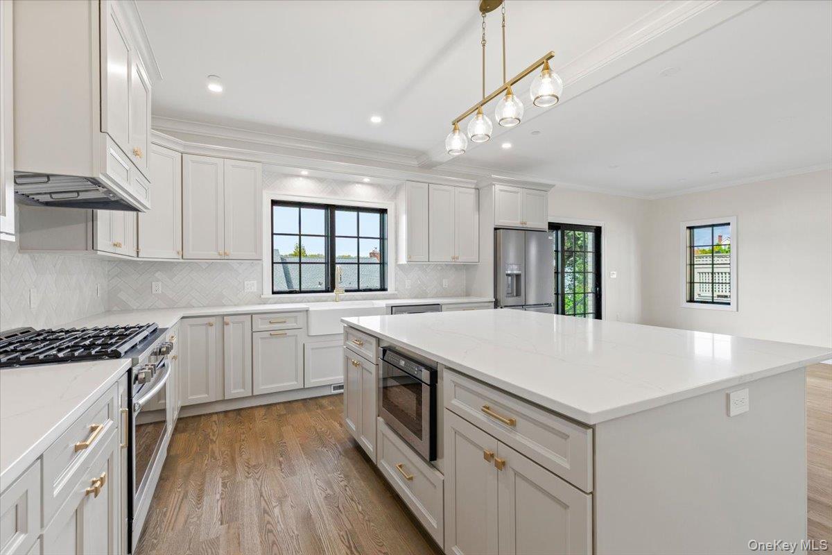 #7 photo, 93 Park Avenue, West Harrison , NY 10604