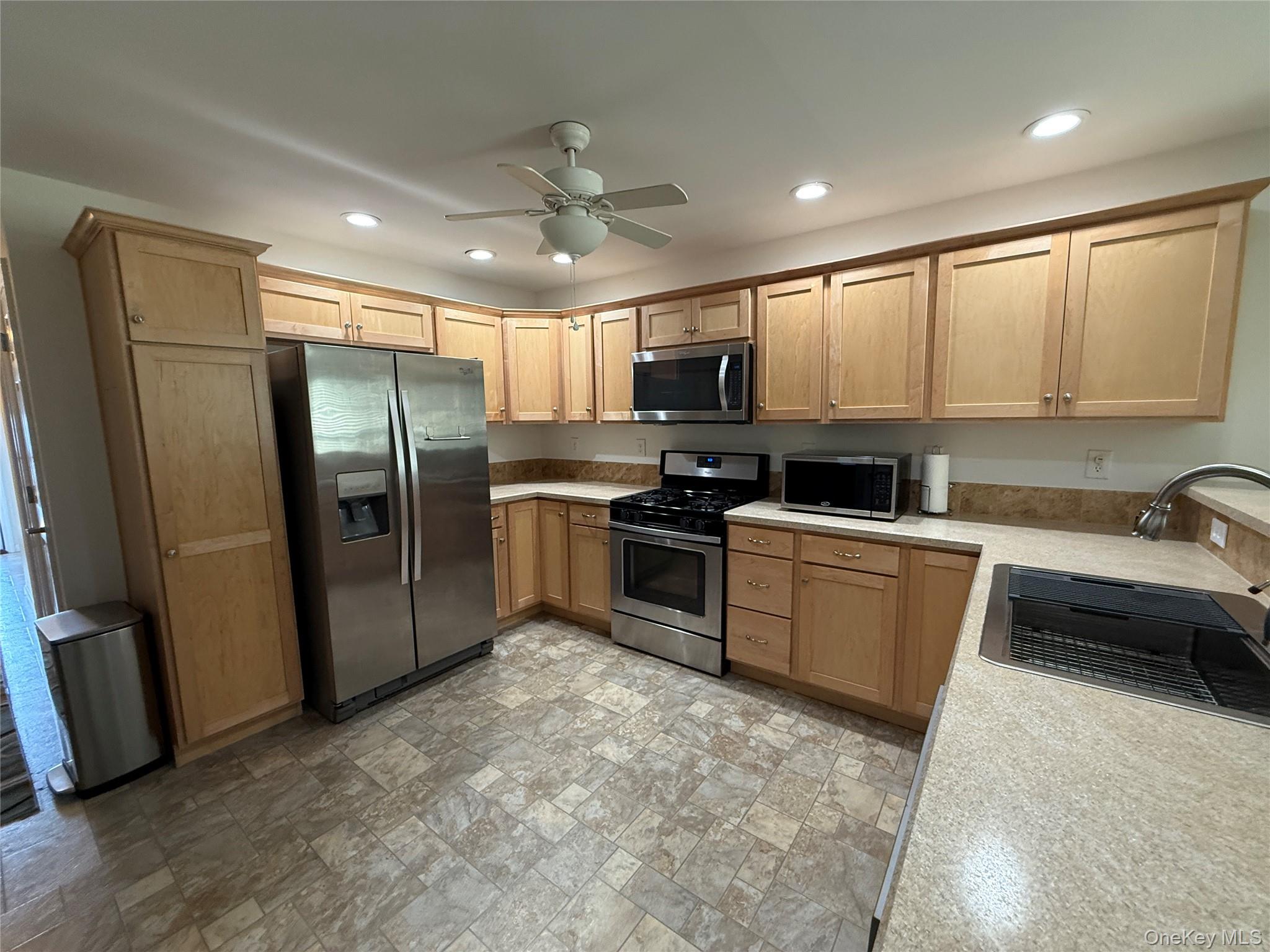 #4 photo, 223 Brittany Terrace, Rock Tavern , NY 12575