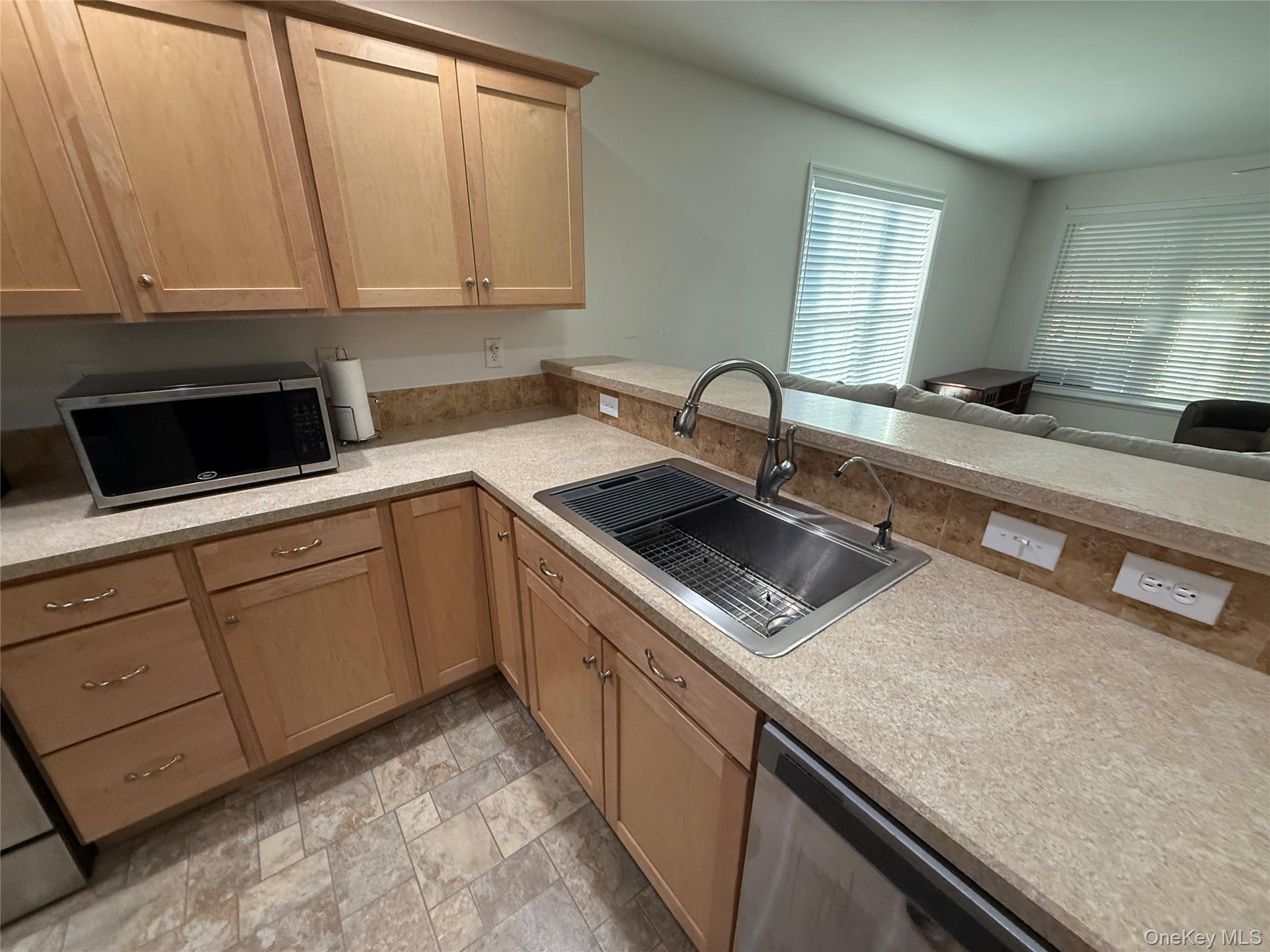 #7 photo, 223 Brittany Terrace, Rock Tavern , NY 12575