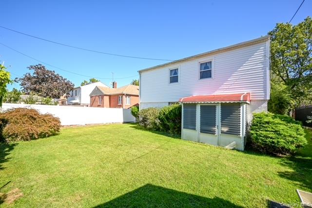 #18 photo, 2830 210th Street, Bayside , NY 11360