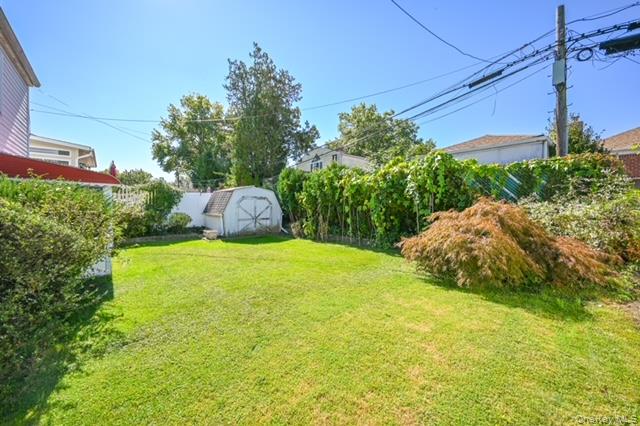 #19 photo, 2830 210th Street, Bayside , NY 11360