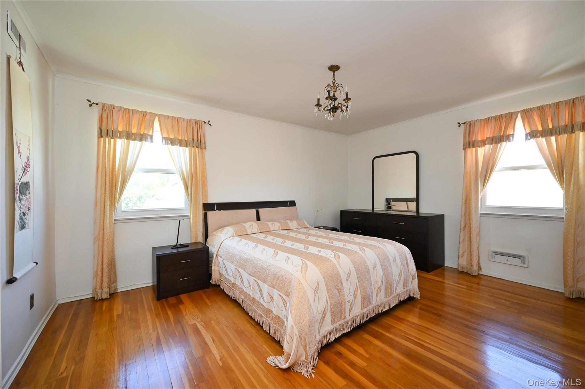 #7 photo, 2830 210th Street, Bayside , NY 11360