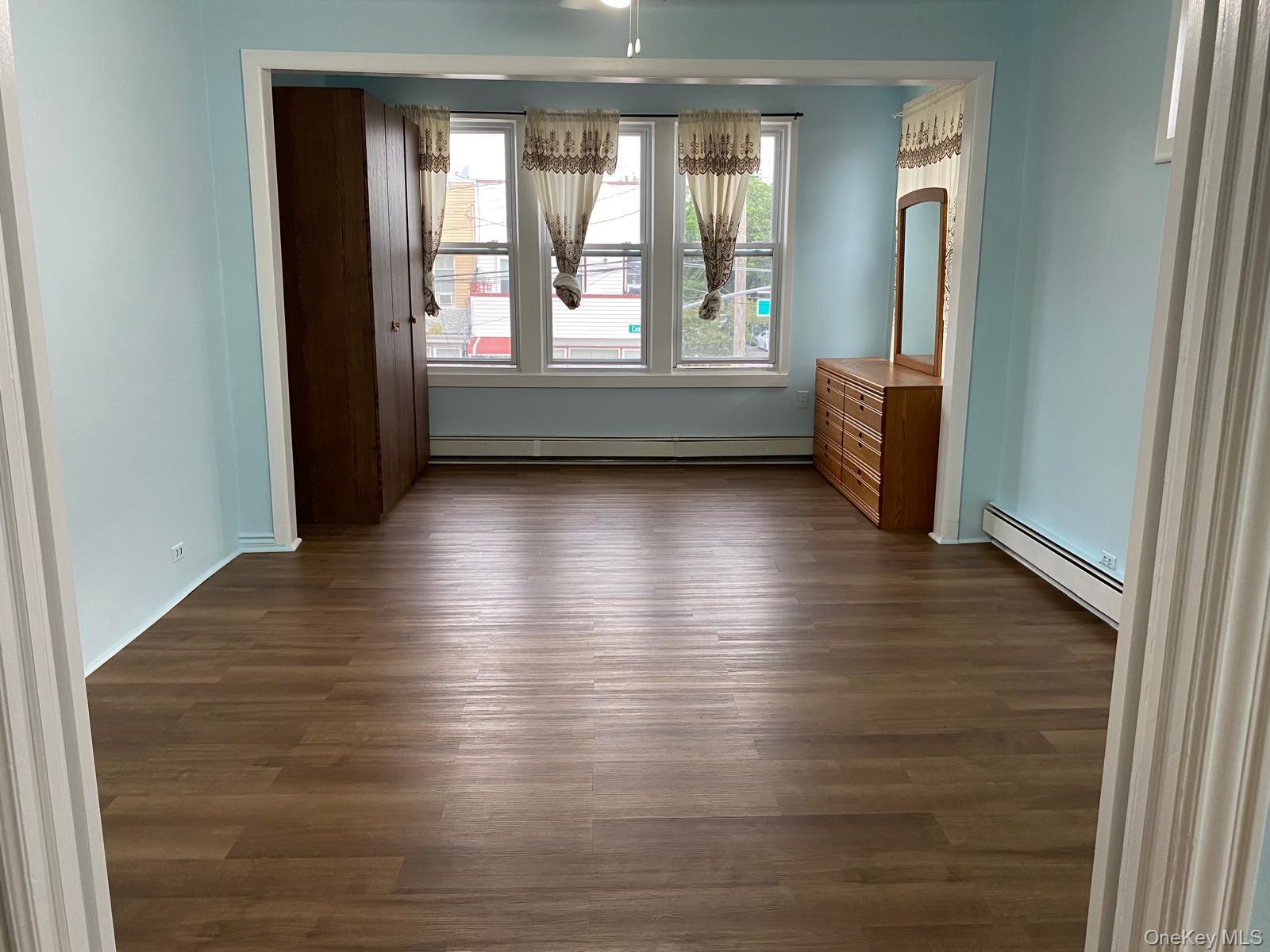 #4 photo, 69-46 Central Avenue, クイーンズ区 Ridgewood , NY 11385