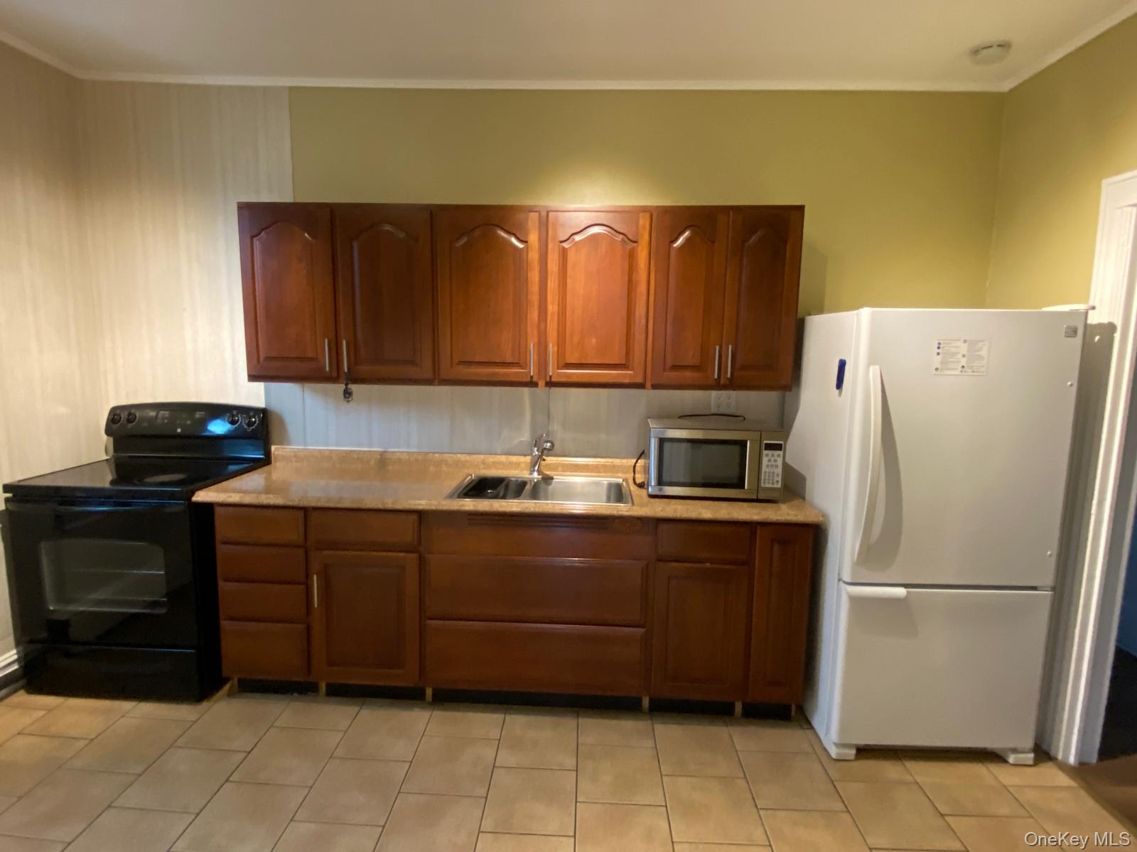 #8 photo, 69-46 Central Avenue, クイーンズ区 Ridgewood , NY 11385