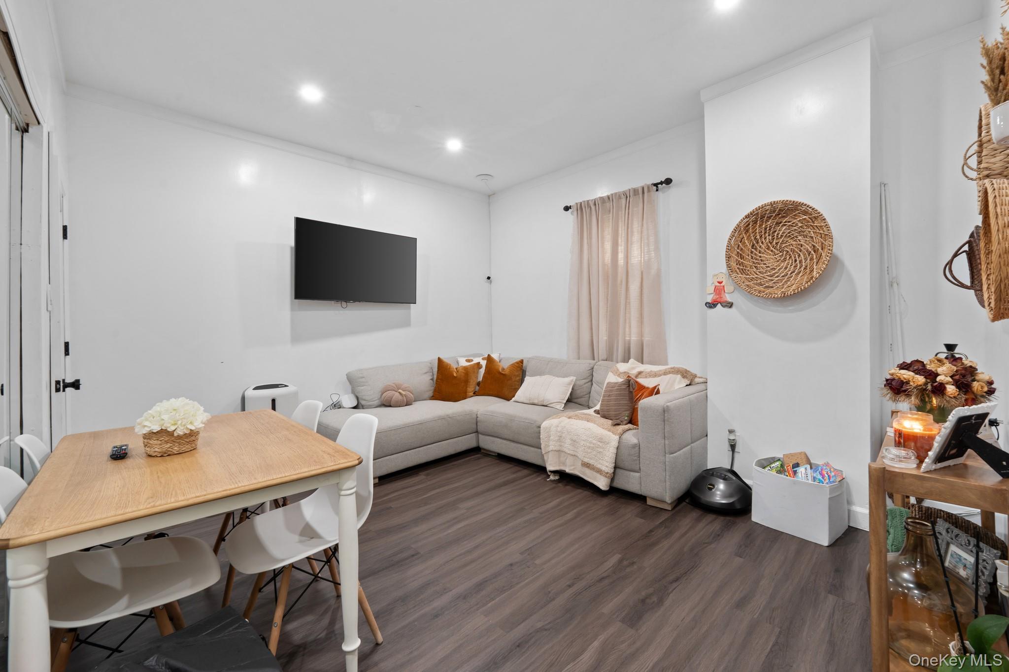 #4 photo, 10439 90th Avenue, クイーンズ区 Richmond Hill , NY 11418