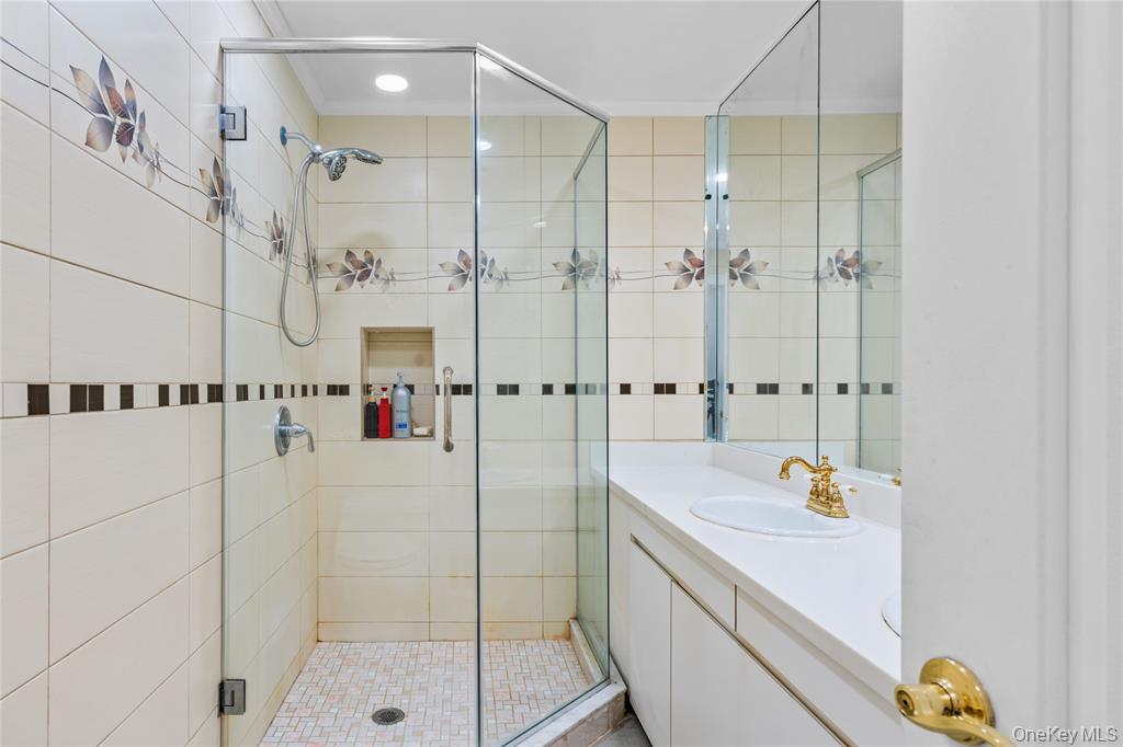 #15 photo, 8 Trusdale Drive, ナッソー郡 Old Westbury , NY 11568