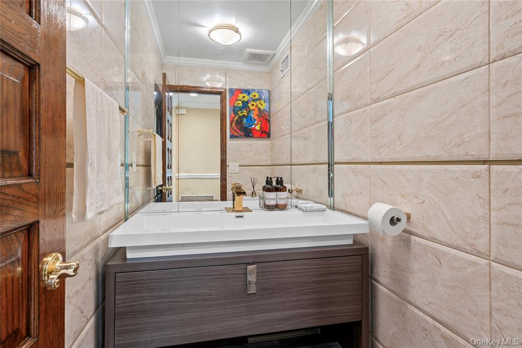 #8 photo, 8 Trusdale Drive, ナッソー郡 Old Westbury , NY 11568