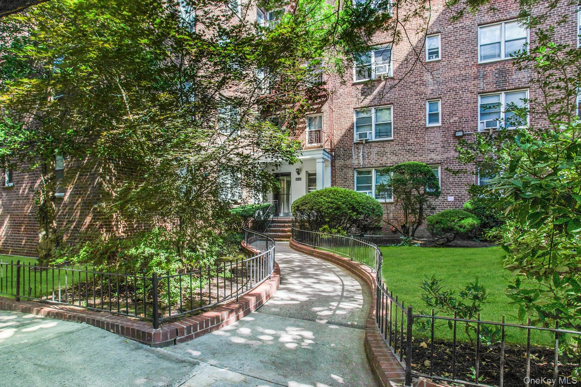 #1 photo, 34-49 81st Street, クイーンズ区 Jackson Heights , NY 11372