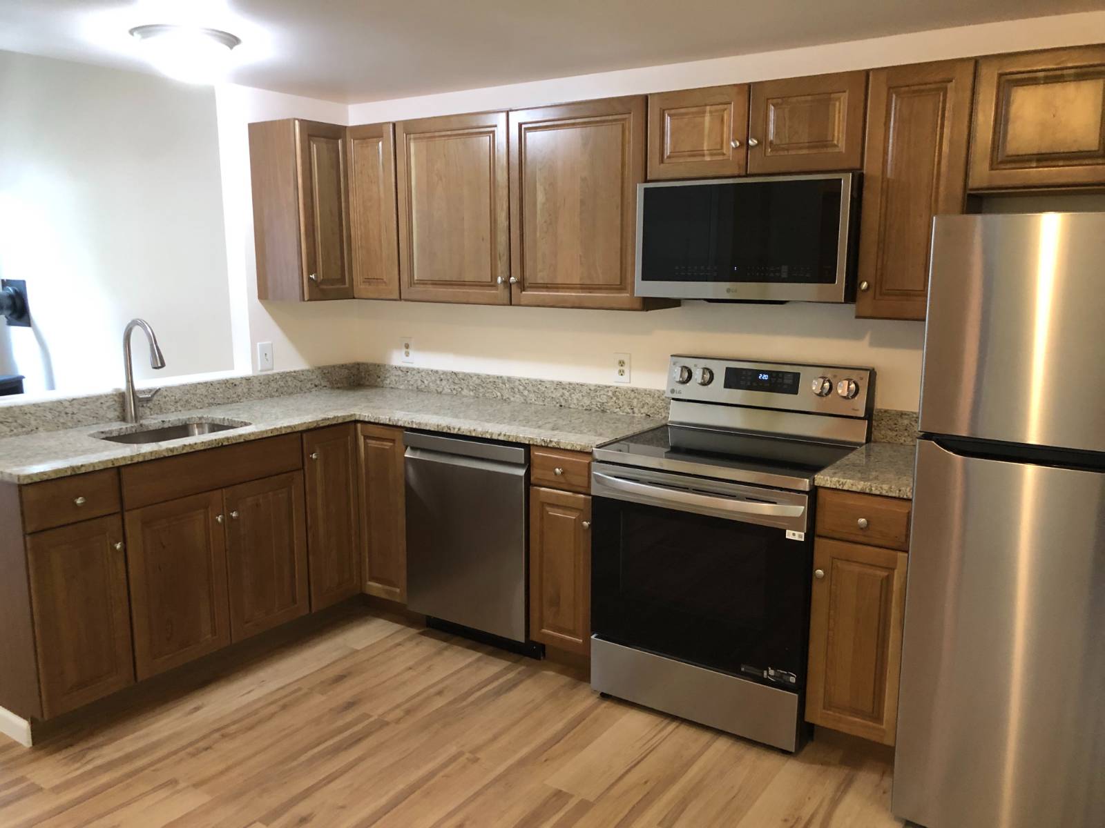 #5 photo, 13 Wake Robin Rd, Malta , NY 12020