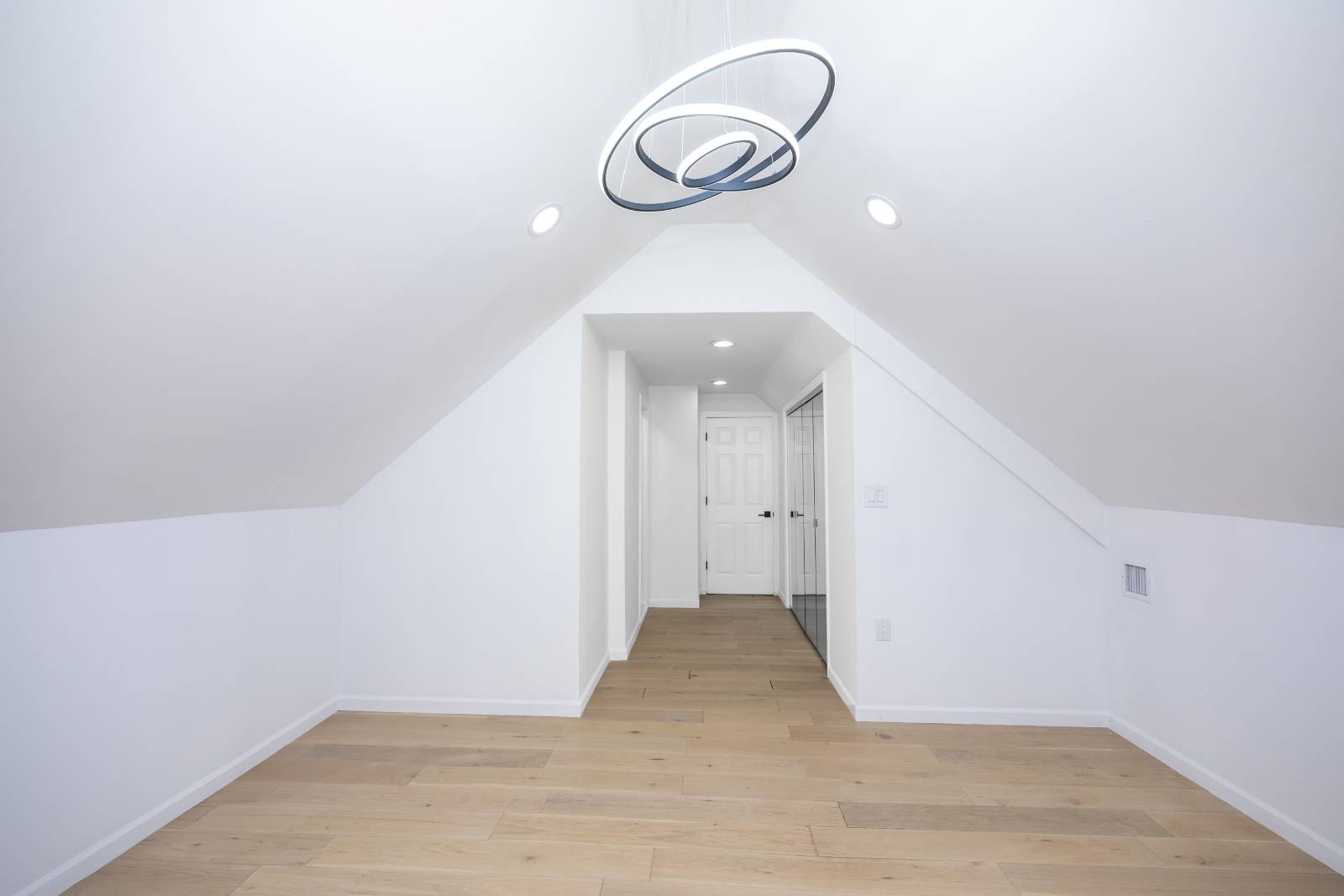 #12 photo, 84 Cornflower Rd, Levittown , NY 11756