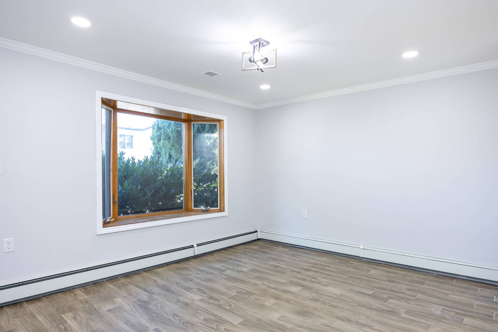 #3 photo, 84 Cornflower Rd, Levittown , NY 11756