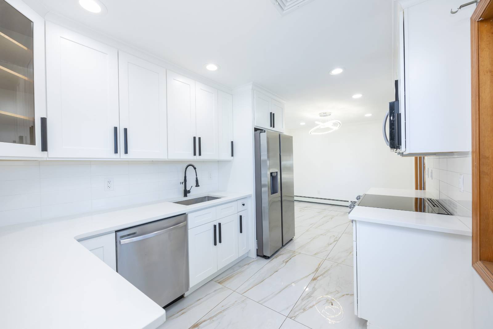 #4 photo, 84 Cornflower Rd, Levittown , NY 11756