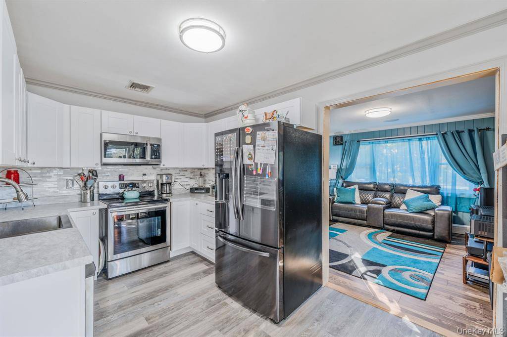 #12 photo, 32 Pine Tree St, サフォーク郡 Shirley , NY 11967