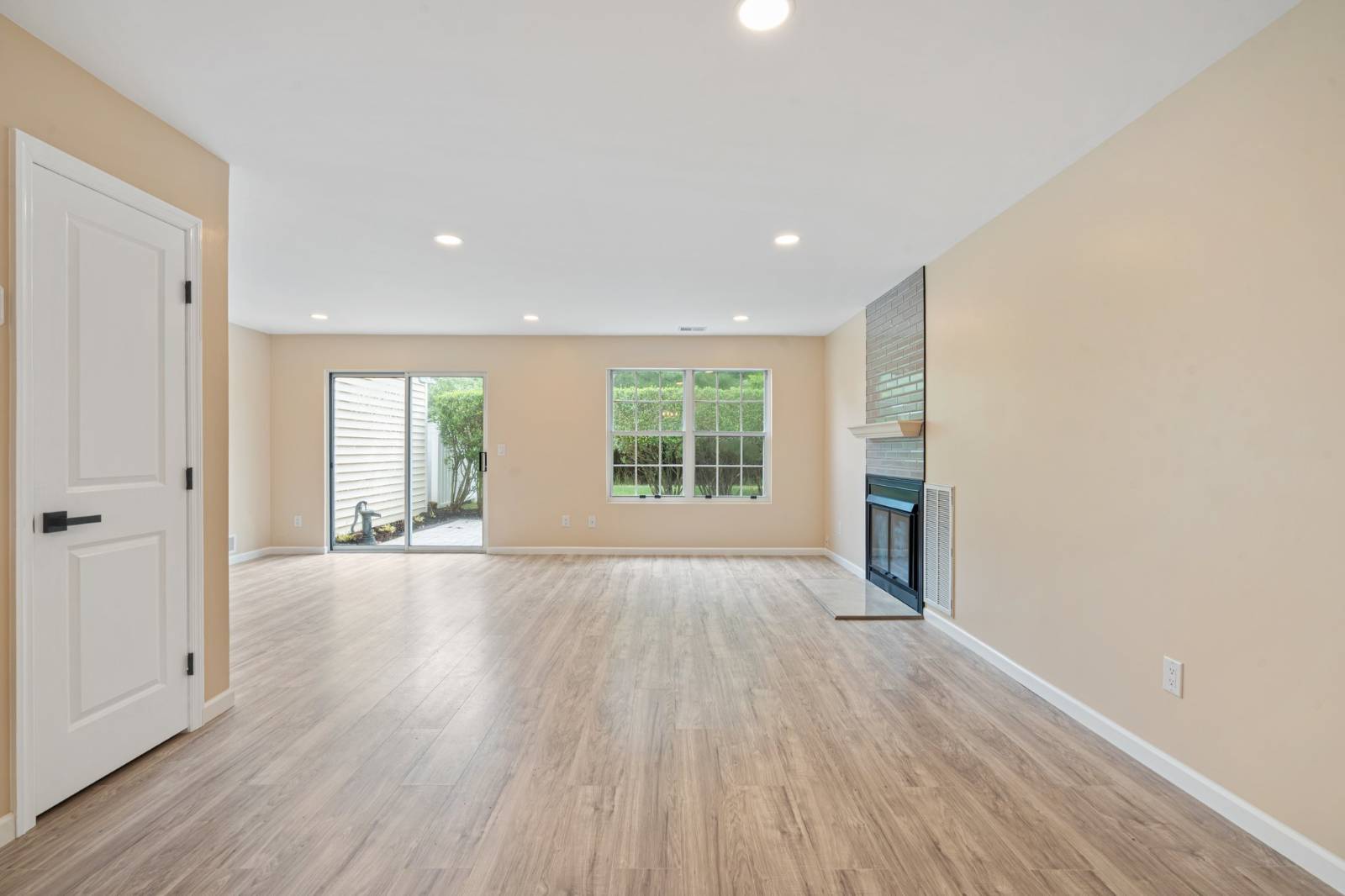 #10 photo, 6 Doe Path, サフォーク郡 Coram , NY 11727