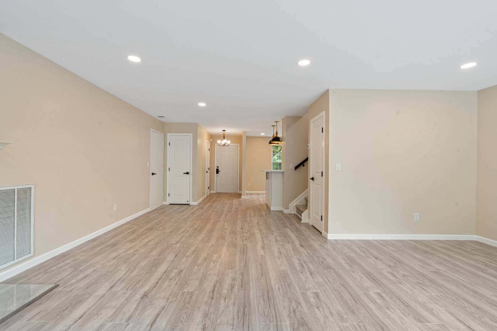 #11 photo, 6 Doe Path, サフォーク郡 Coram , NY 11727