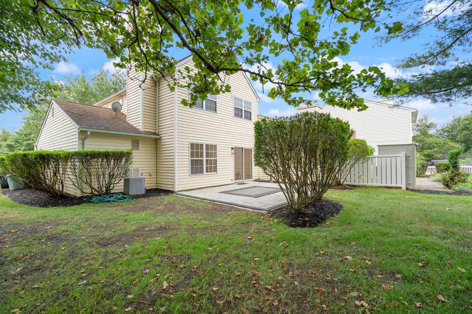 #29 photo, 6 Doe Path, サフォーク郡 Coram , NY 11727