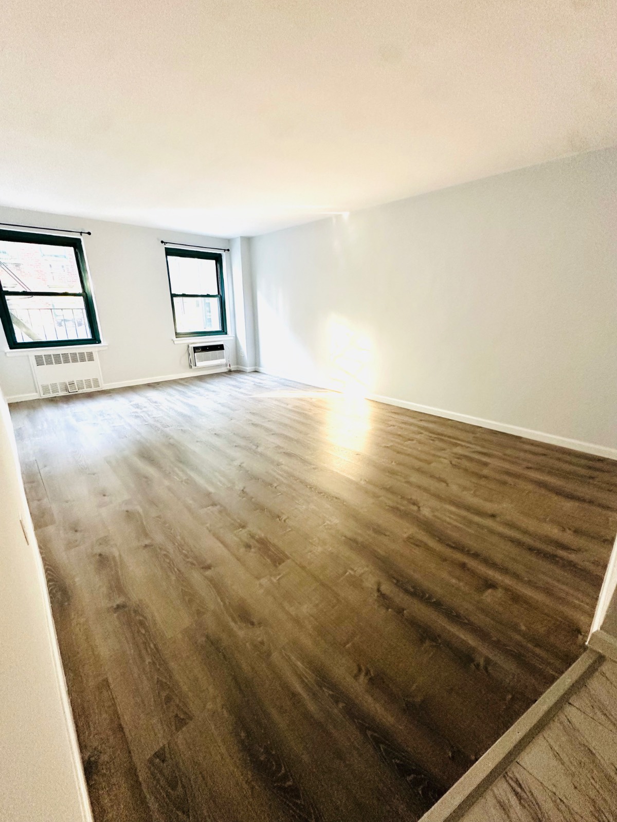 #2 photo, 210 Atlantic Ave, #B1H, ナッソー郡 Lynbrook , NY 11563