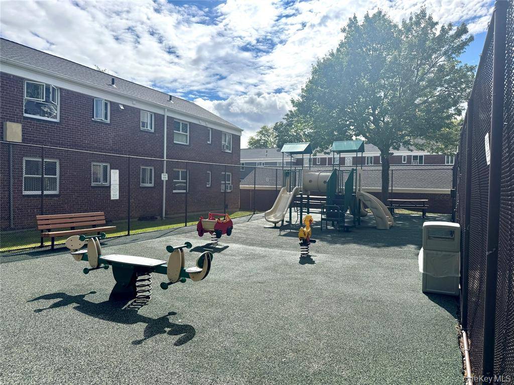 #14 photo, 224-20 Manor Road, Unit #9-1, クイーンズ区 Queens Village , NY 11427