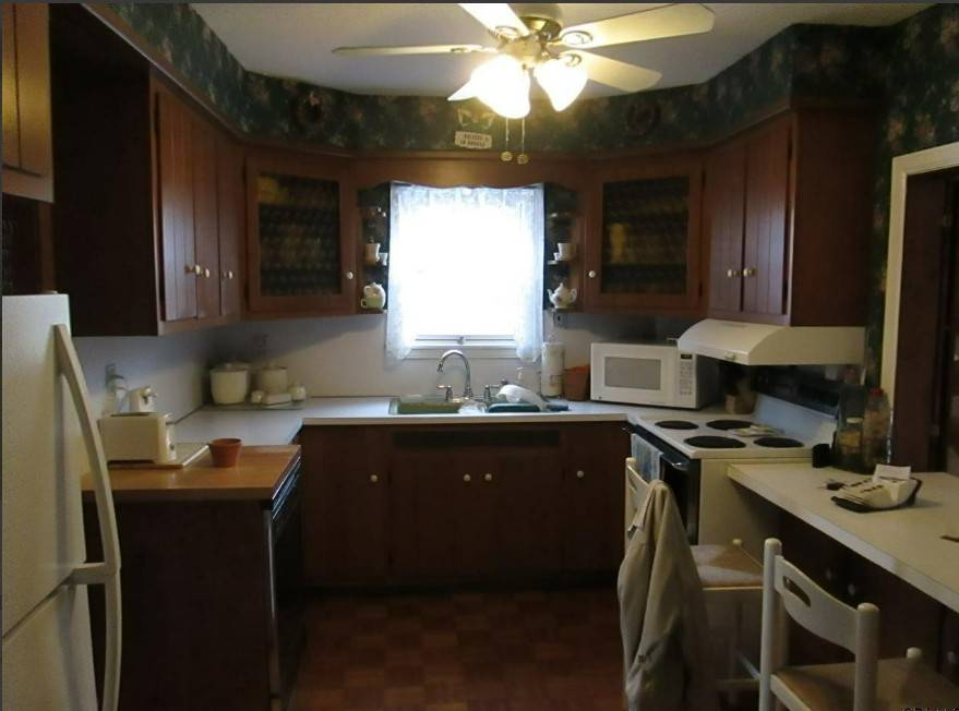 #16 photo, 11 KINGSBURY AVENUE, SAINT JOHNSBURY , NY 14304