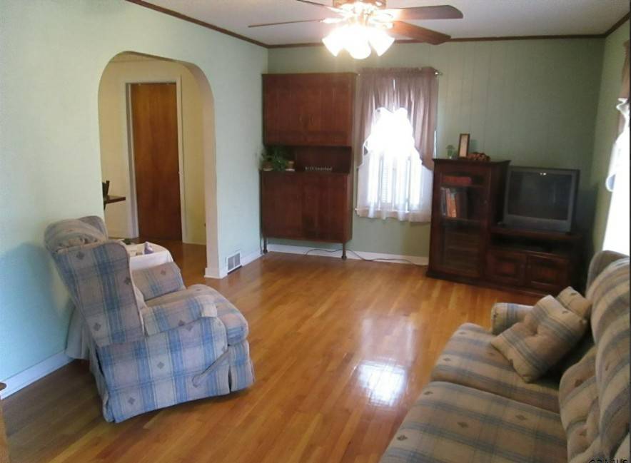 #6 photo, 11 KINGSBURY AVENUE, SAINT JOHNSBURY , NY 14304