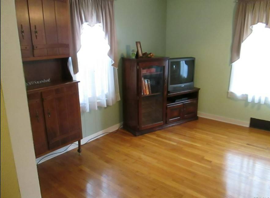 #8 photo, 11 KINGSBURY AVENUE, SAINT JOHNSBURY , NY 14304