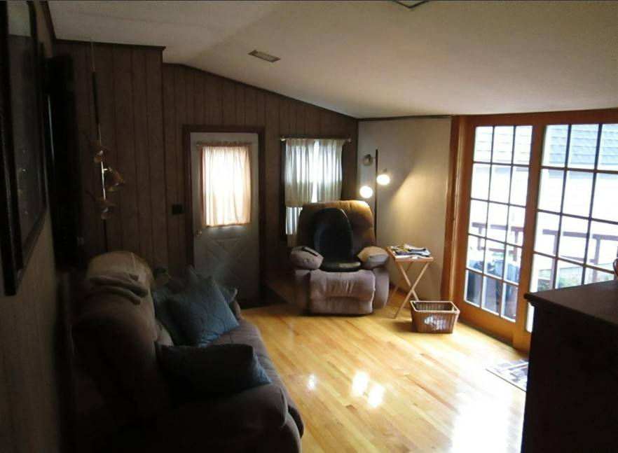 #9 photo, 11 KINGSBURY AVENUE, SAINT JOHNSBURY , NY 14304