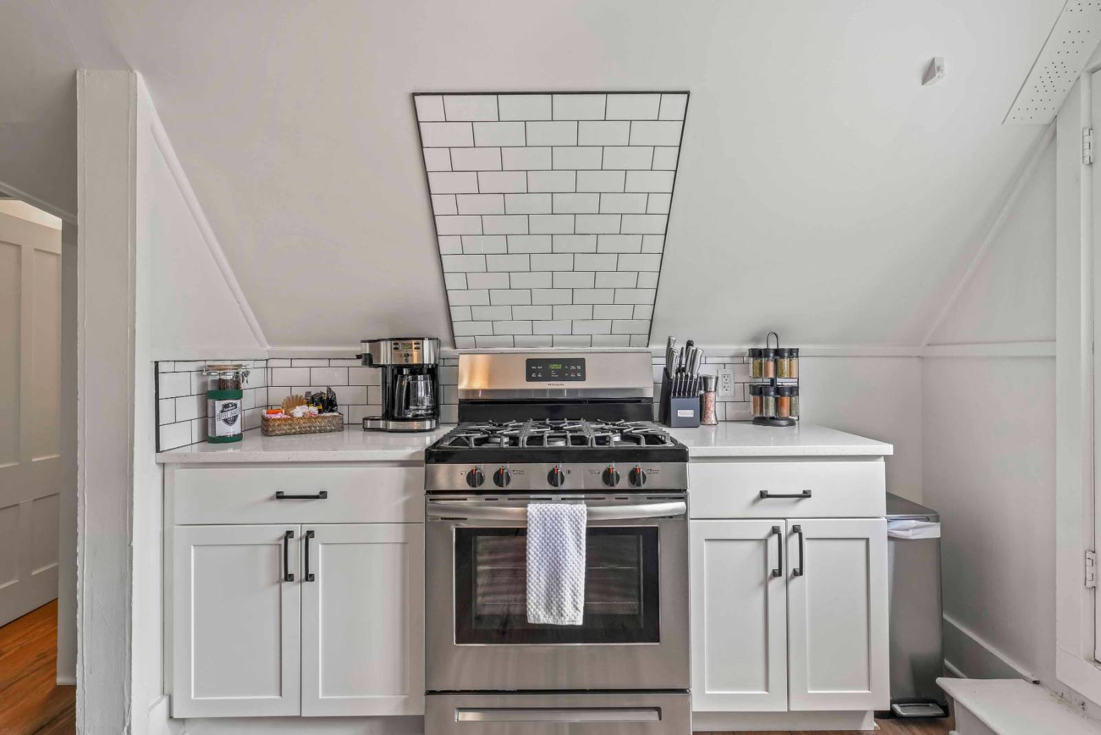 #12 photo, 40 George Street, Saratoga Springs , NY 12866