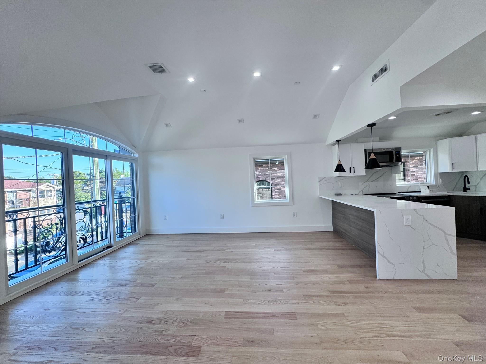 #5 photo, 38-40 215th Street, Bayside , NY 11361