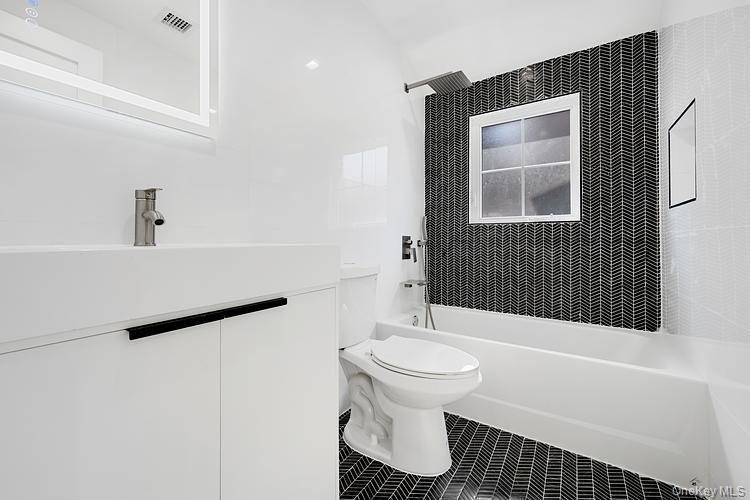 #10 photo, 3832 215th Street, Bayside , NY 11361