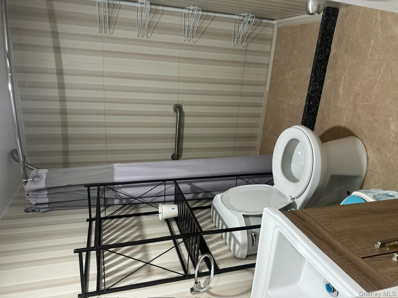 #7 photo, 144-23 68th Drive, クイーンズ区 Flushing , NY 11367