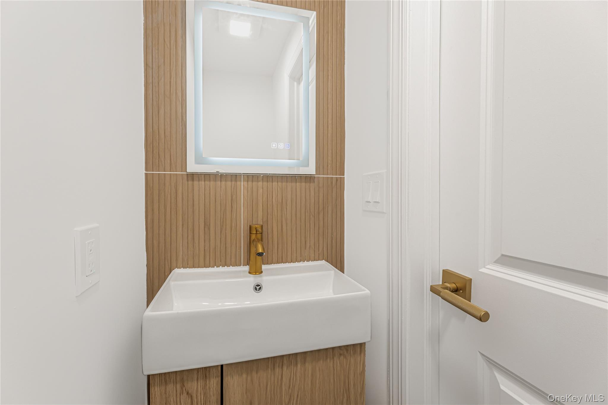 #13 photo, 3045 Grace Avenue, ブロンクス区 Bronx , NY 10469