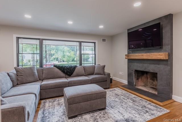 #5 photo, 5 Satterly Road, サフォーク郡 East Setauket , NY 11733