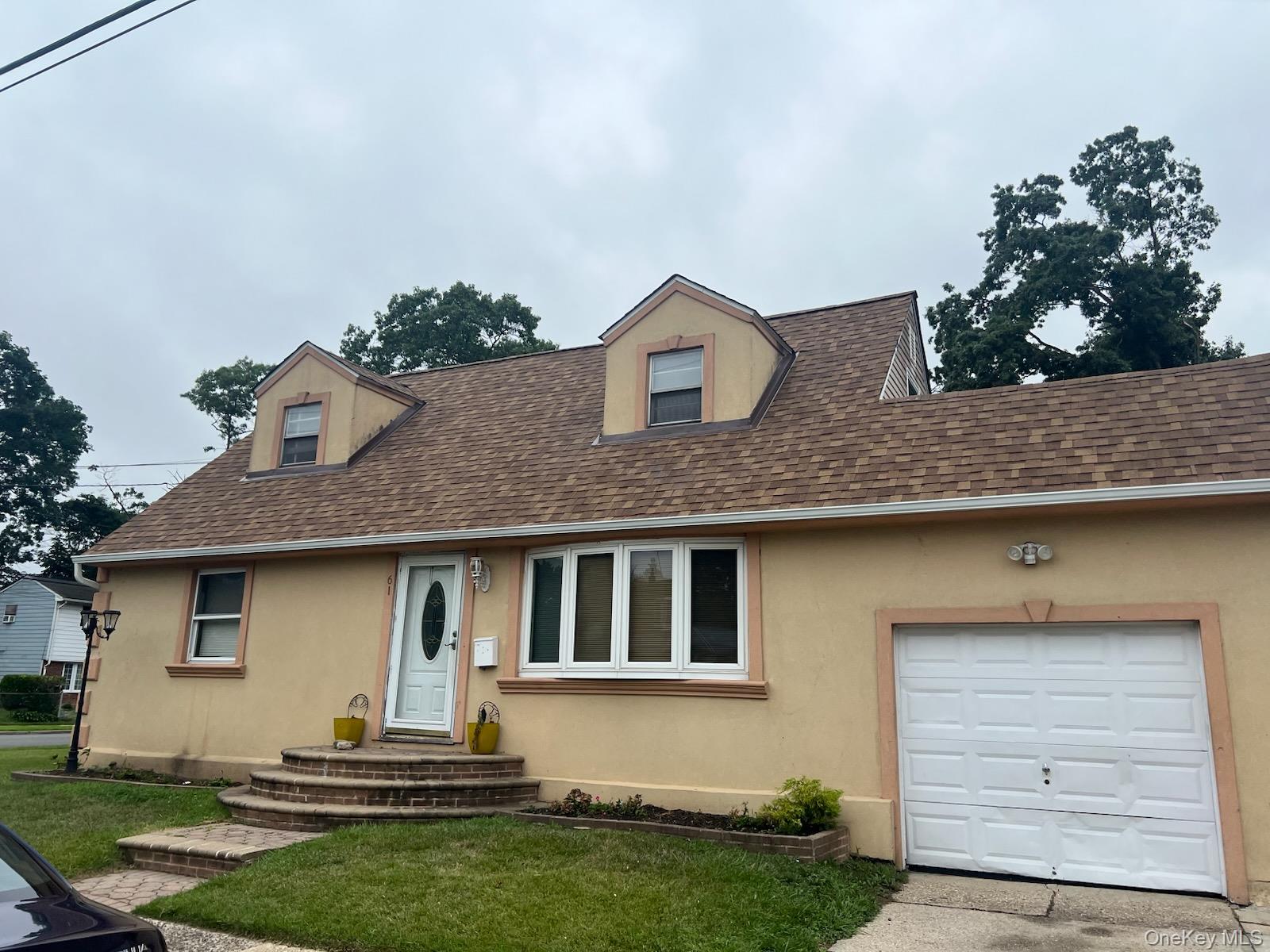 #11 photo, 61 Astor, ナッソー郡 Roosevelt , NY 11575