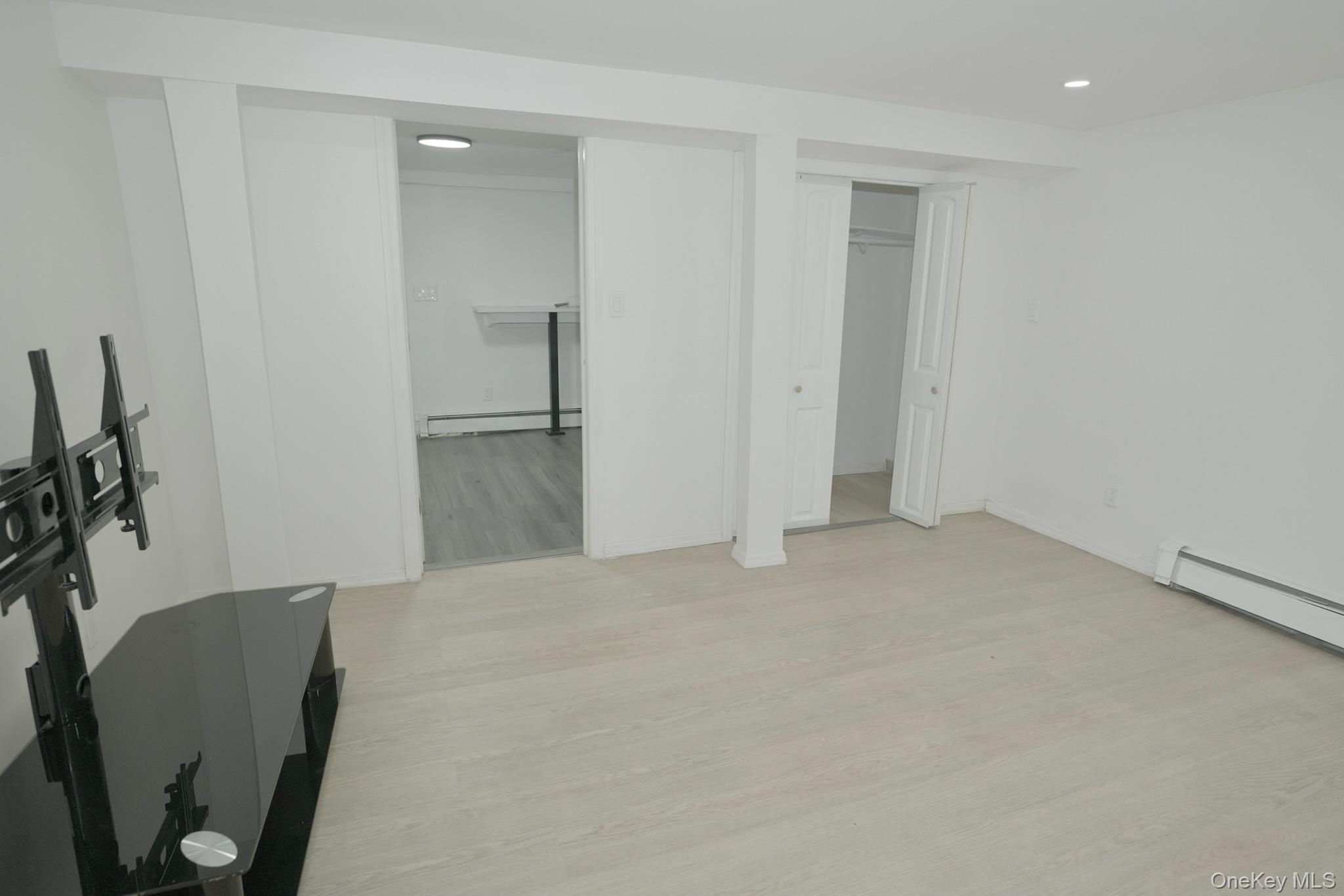 #5 photo, 61 Astor, ナッソー郡 Roosevelt , NY 11575