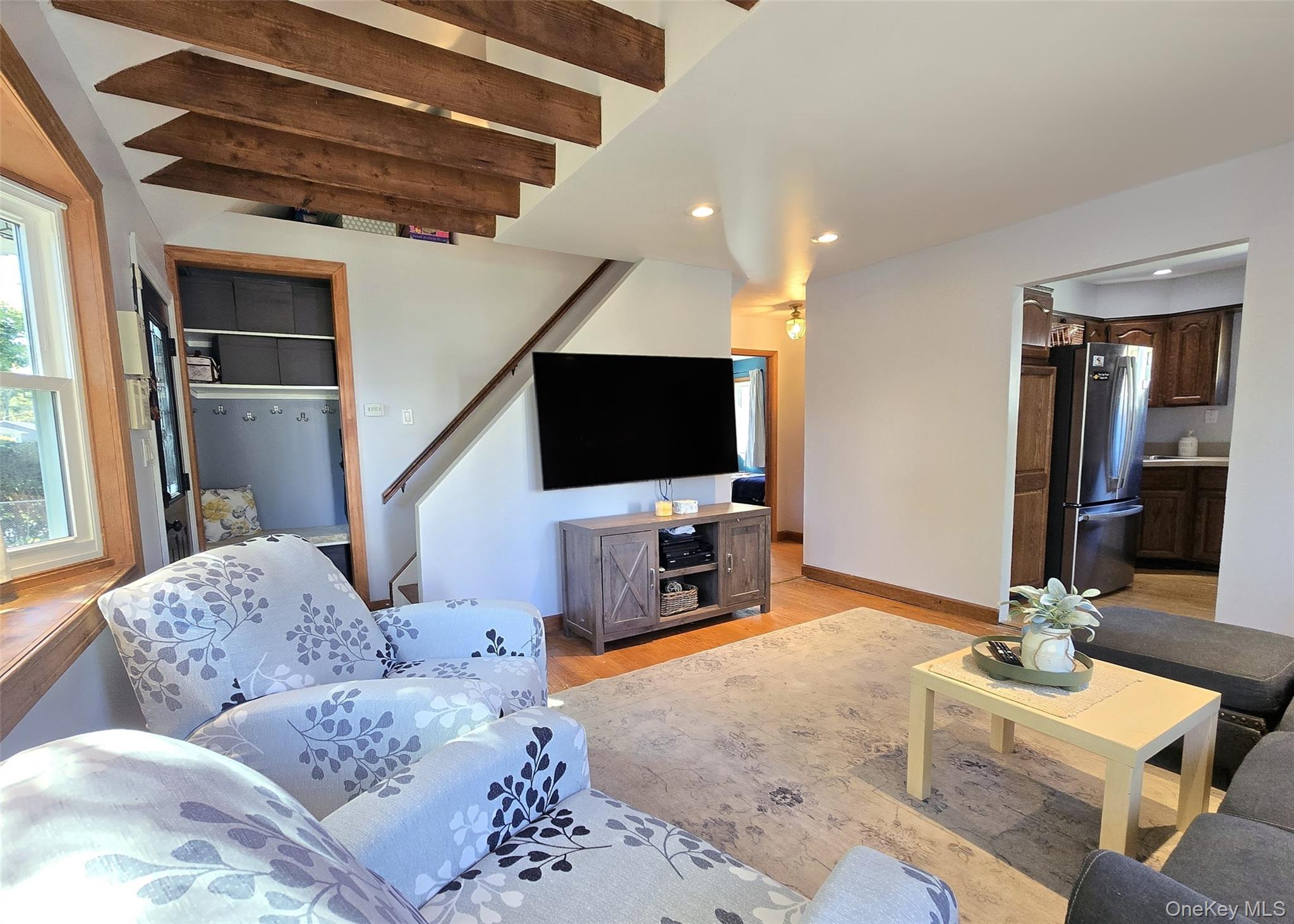 #2 photo, 33 Sherwood Drive, サフォーク郡 Mastic Beach , NY 11951