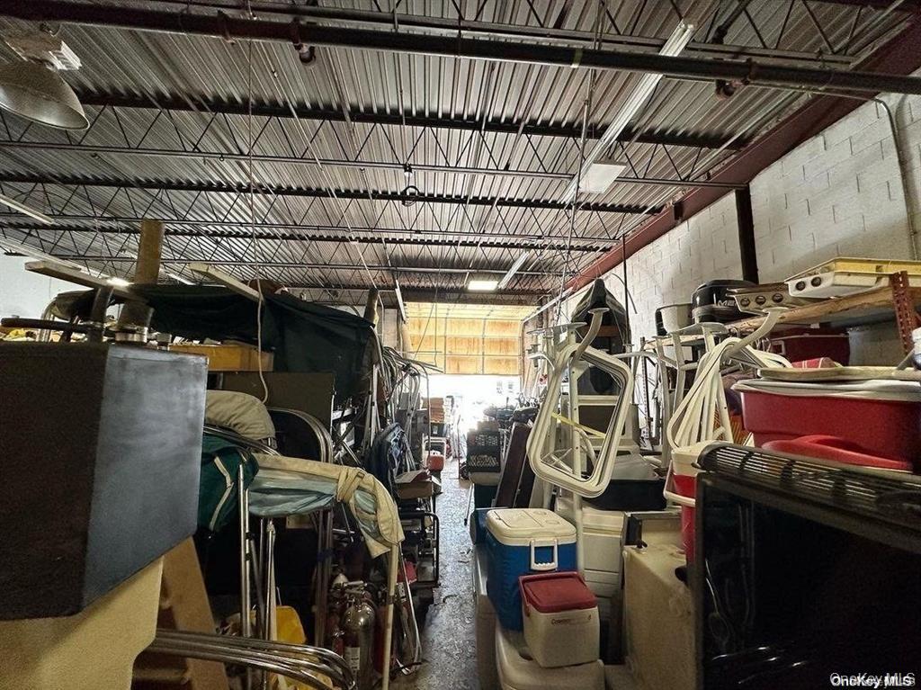 #13 photo, 30-B Carlough Road, サフォーク郡 Bohemia , NY 11716