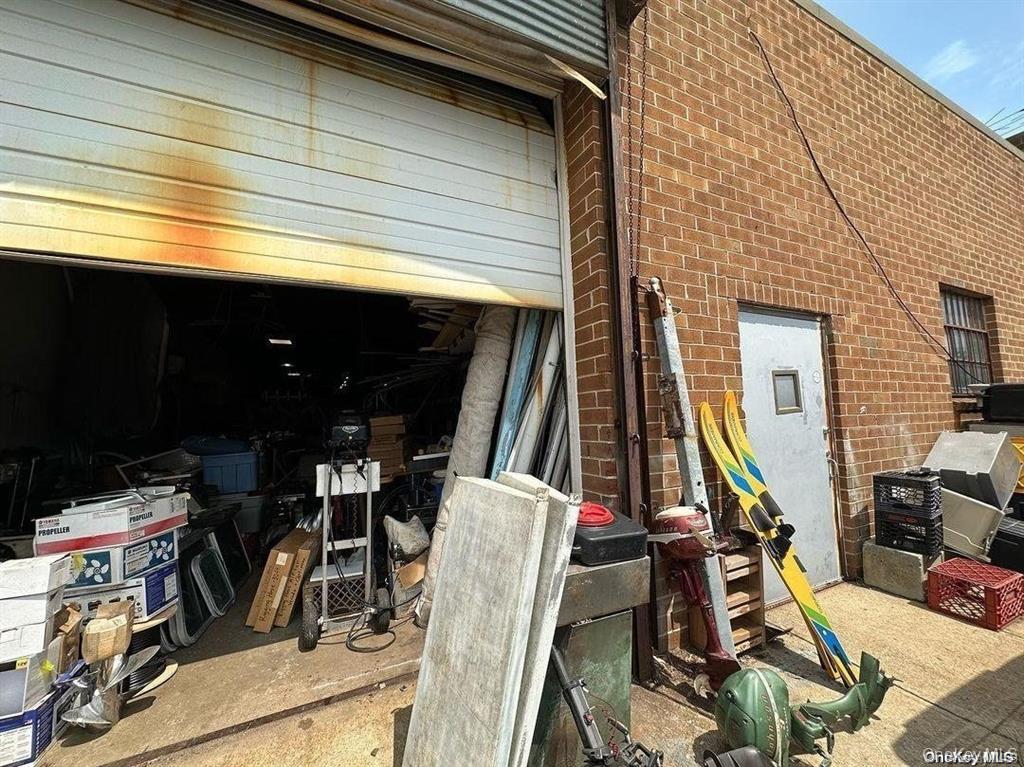 #15 photo, 30-B Carlough Road, サフォーク郡 Bohemia , NY 11716