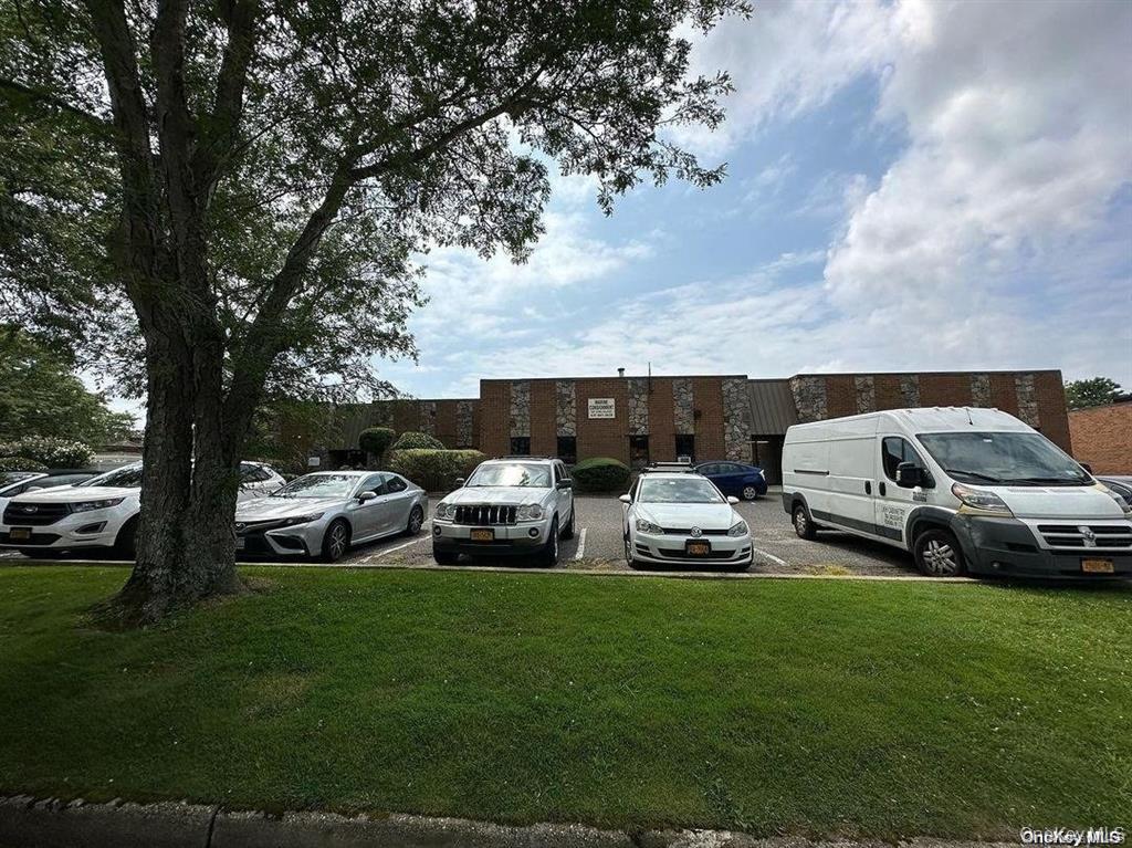 #19 photo, 30-B Carlough Road, サフォーク郡 Bohemia , NY 11716