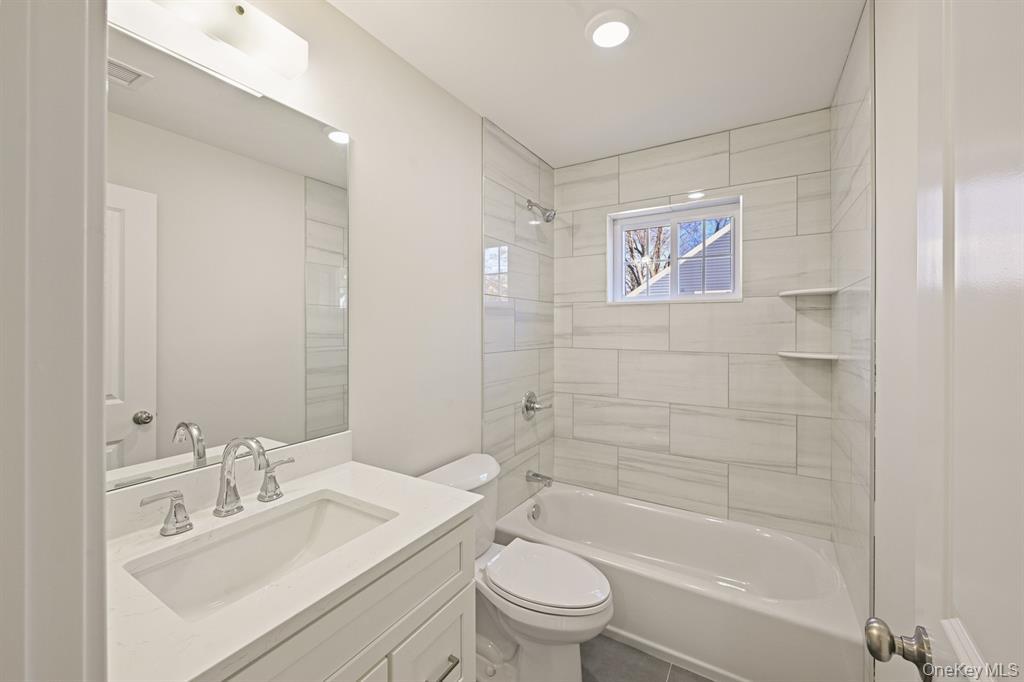 #10 photo, 4 Forest Avenue, サフォーク郡 Port Jefferson Station , NY 11776