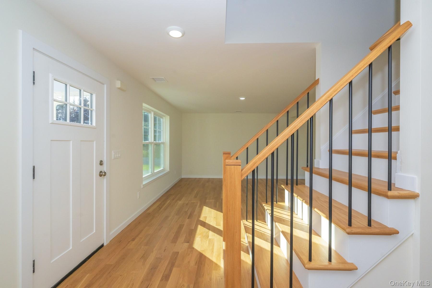 #4 photo, 4 Forest Avenue, サフォーク郡 Port Jefferson Station , NY 11776