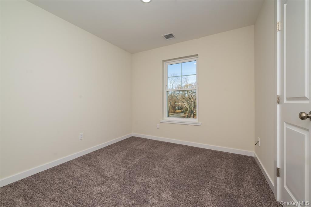 #9 photo, 4 Forest Avenue, サフォーク郡 Port Jefferson Station , NY 11776