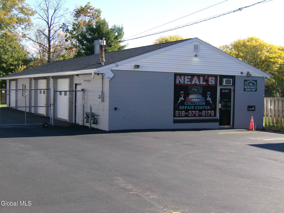 #1 photo, 2127 Central Avenue, Colonie , NY 12304