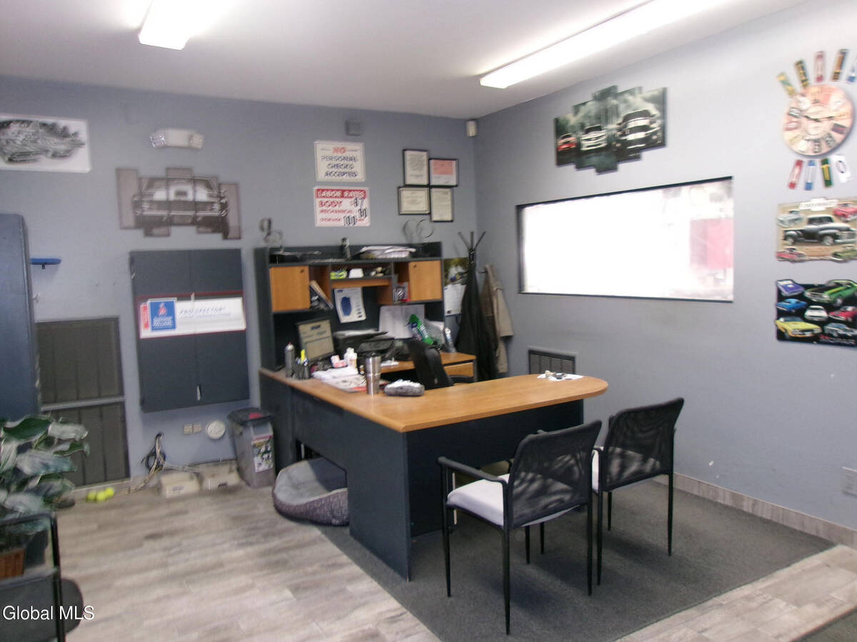 #10 photo, 2127 Central Avenue, Colonie , NY 12304